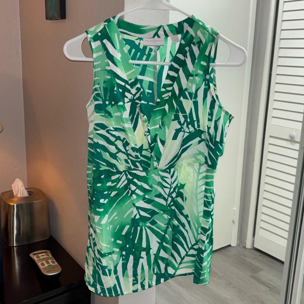 🏝️NY&Co Tropical Shirt